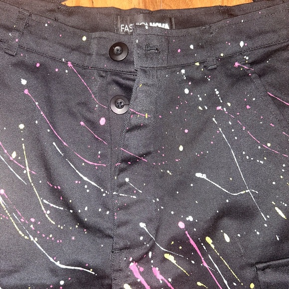 Fashion Nova black graffiti cargo pants Size S NWOT - Picture 11 of 16